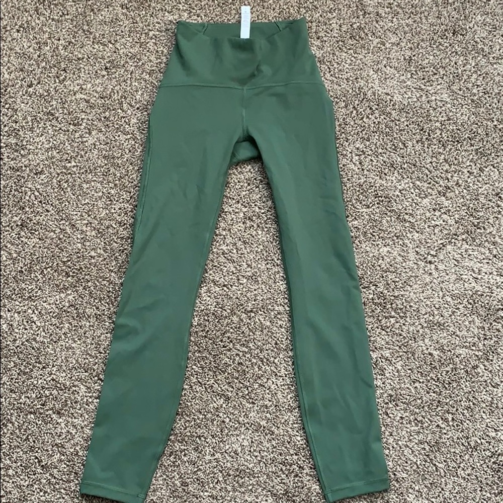 LuluLemon NWOT Leggings Size 2